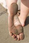 Feet - Julia E - 2011-11-28 Evening barefoot stroll