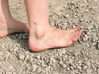 Feet - Julia E - 2011-11-28 Evening barefoot stroll