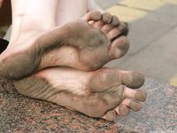 Feet - Julia E - 2011-11-28 Evening barefoot stroll