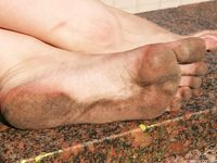Feet - Julia E - 2011-11-28 Evening barefoot stroll