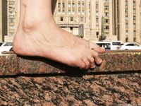 Feet - Julia E - 2011-11-28 Evening barefoot stroll