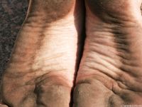 Feet - Julia E - 2011-11-28 Evening barefoot stroll