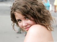 Feet - Julia E - 2011-11-28 Evening barefoot stroll