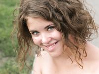 Feet - Julia E - 2011-11-28 Evening barefoot stroll