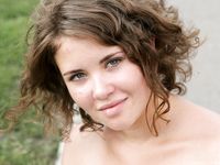 Feet - Julia E - 2011-11-28 Evening barefoot stroll