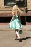 Feet - Julia F - 2011-12-25 Barefoot girl in sea-green dress