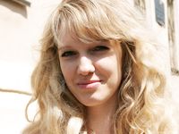 Feet - Julia F - 2011-12-25 Barefoot girl in sea-green dress