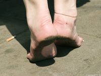 Feet - Julia F - 2011-12-25 Barefoot girl in sea-green dress