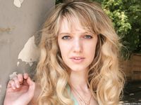 Feet - Julia F - 2011-12-25 Barefoot girl in sea-green dress