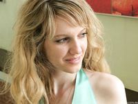 Feet - Julia F - 2011-12-25 Barefoot girl in sea-green dress