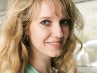 Feet - Julia F - 2011-12-25 Barefoot girl in sea-green dress