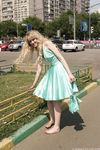 Feet - Julia F - 2011-12-25 Barefoot girl in sea-green dress