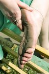Feet - Julia F - 2011-12-25 Barefoot girl in sea-green dress