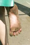 Feet - Julia F - 2011-12-25 Barefoot girl in sea-green dress