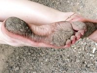 Feet - Julia F - 2011-12-25 Barefoot girl in sea-green dress