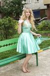 Feet - Julia F - 2011-12-25 Barefoot girl in sea-green dress