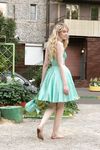 Feet - Julia F - 2011-12-25 Barefoot girl in sea-green dress