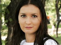 Feet - Julia G - 2012-02-19 A pleasant smile and tough soles