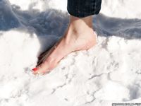 Feet - Kapa - 2011-07-02 Tough feet in snow