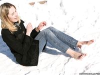 Feet - Kapa - 2011-07-02 Tough feet in snow