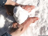 Feet - Kapa - 2011-07-02 Tough feet in snow