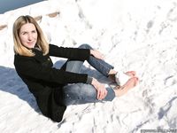 Feet - Kapa - 2011-07-02 Tough feet in snow