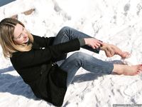 Feet - Kapa - 2011-07-02 Tough feet in snow