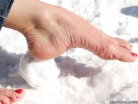 Feet - Kapa - 2011-07-02 Tough feet in snow