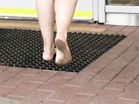 Feet - Kari - 2010-02-18 Barefoot blond baby in the city