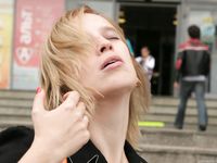 Feet - Kari - 2010-02-18 Barefoot blond baby in the city