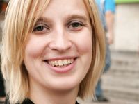 Feet - Kari - 2010-02-18 Barefoot blond baby in the city