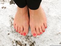 Feet - Karina A - 2015-03-21 Cold feet