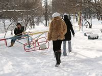 Feet - Katya + Kristina - 2006-02-19 First time with bare soles on snow