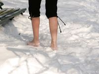 Feet - Katya + Kristina - 2006-02-19 First time with bare soles on snow