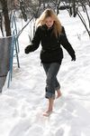 Feet - Katya + Kristina - 2006-02-19 First time with bare soles on snow