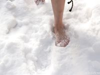 Feet - Katya + Kristina - 2006-02-19 First time with bare soles on snow