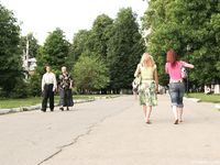 Feet - Katya A + Olga - 2007-12-03 Barefoot trips to Russian towns. Ryazan