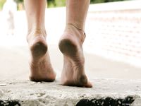 Feet - Katya A + Olga - 2007-12-03 Barefoot trips to Russian towns. Ryazan