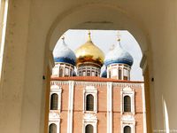 Feet - Katya A + Olga - 2007-12-03 Barefoot trips to Russian towns. Ryazan
