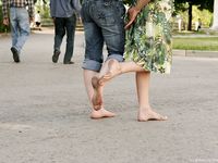 Feet - Katya A + Olga - 2007-12-03 Barefoot trips to Russian towns. Ryazan