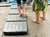 Feet - Katya A + Olga - 2007-12-03 Barefoot trips to Russian towns. Ryazan