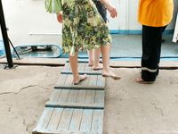 Feet - Katya A + Olga - 2007-12-03 Barefoot trips to Russian towns. Ryazan