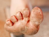 Feet - Katya A + Olga - 2007-12-03 Barefoot trips to Russian towns. Ryazan