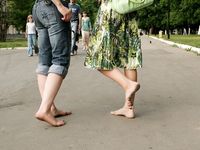 Feet - Katya A + Olga - 2007-12-03 Barefoot trips to Russian towns. Ryazan