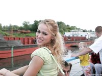 Feet - Katya A + Olga - 2007-12-03 Barefoot trips to Russian towns. Ryazan