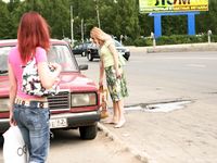 Feet - Katya A + Olga - 2007-12-03 Barefoot trips to Russian towns. Ryazan