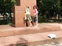 Feet - Katya A + Olga - 2007-12-03 Barefoot trips to Russian towns. Ryazan