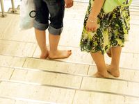 Feet - Katya A + Olga - 2007-12-03 Barefoot trips to Russian towns. Ryazan