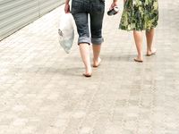 Feet - Katya A + Olga - 2007-12-03 Barefoot trips to Russian towns. Ryazan
