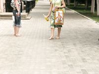 Feet - Katya A + Olga - 2007-12-03 Barefoot trips to Russian towns. Ryazan